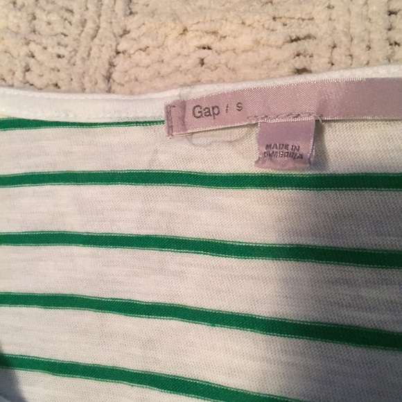 Gap 3/4 sleeve top. White with green stripe size s - Picture 2 of 2